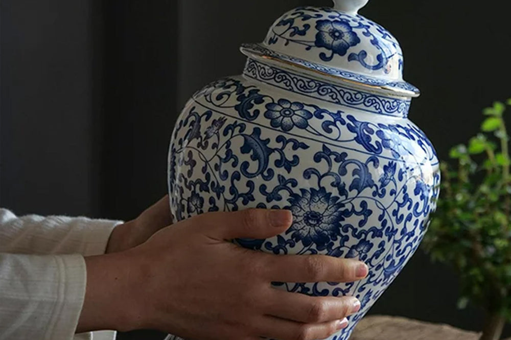 Elegance in Porcelain: Exploring Jiangnan's Floral Vases and Artistic Mastery