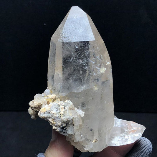 Purifying Quartz Crystal Kailash Energy with Himalayan White Quartz Crystal pyramid-shaped raw stone