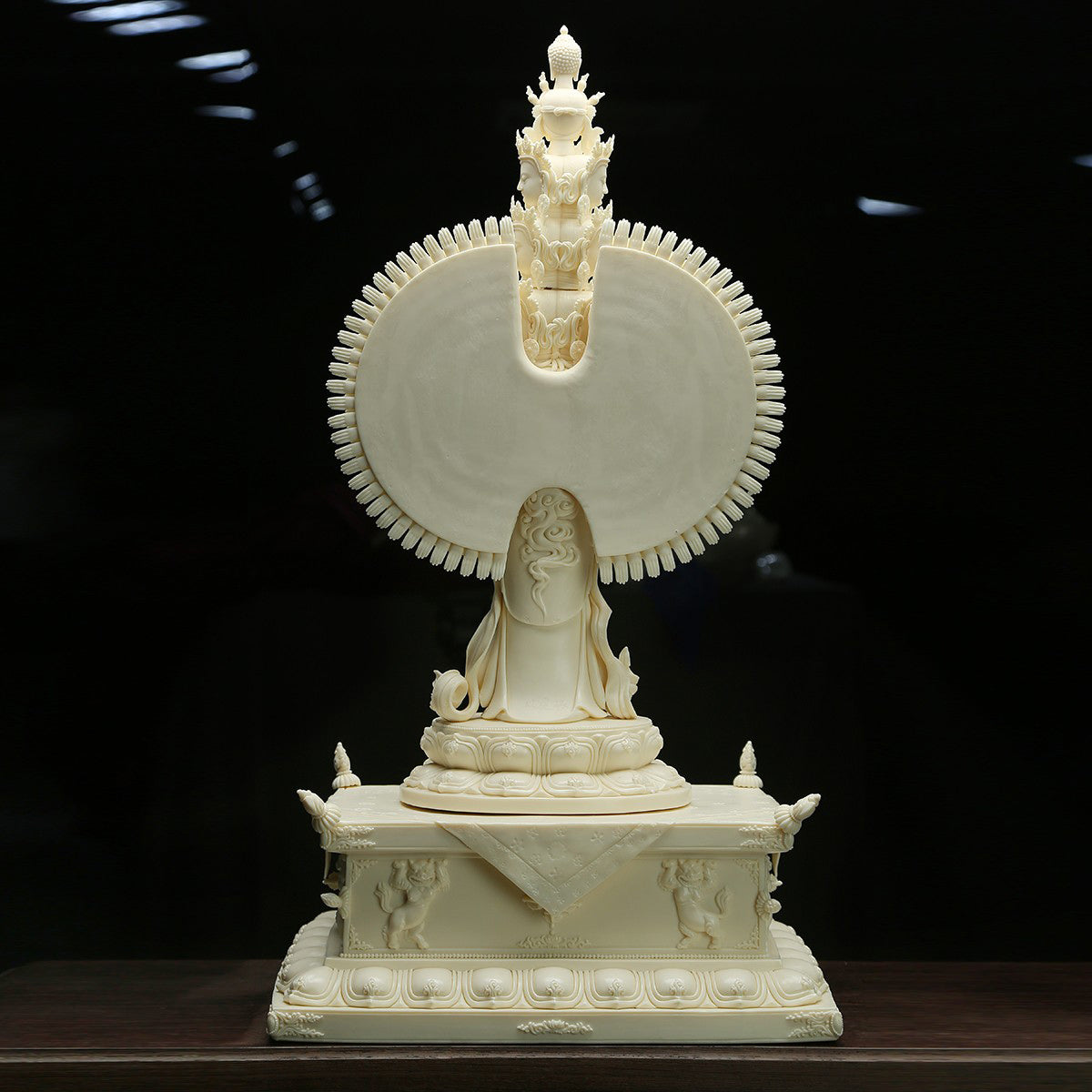 Eleven-faced Goddess of Mercy with Thousand Hands and Thousand Eyes Tibetan Buddha Jade Yellow Porcelain Oriental Classic Crafts Oriental Aesthetics