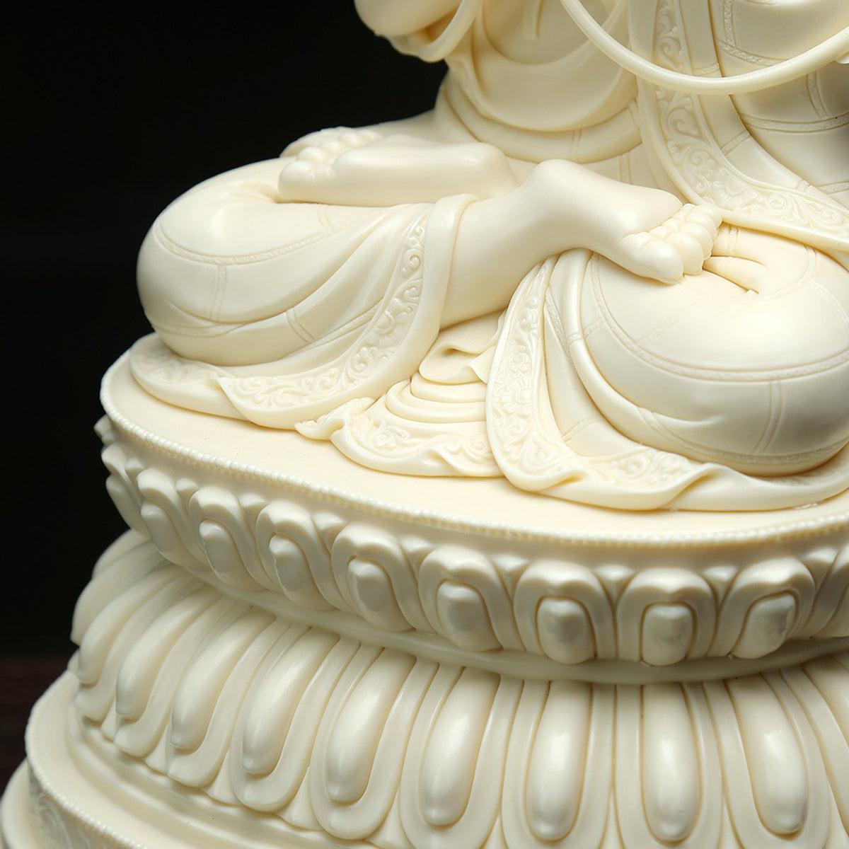 Master Tsongkhapa Tibetan Buddha Statue Jade Yellow Porcelain Oriental Classic Crafts Oriental Aesthetics