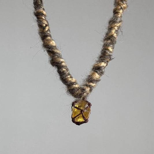 Pure Raw | Wool knitted clavicle chain | Tibetan amethyst | Enhance family cohesion