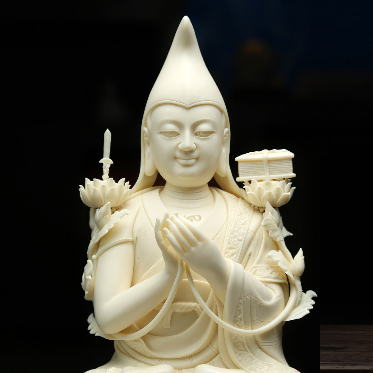Master Tsongkhapa Tibetan Buddha Statue Jade Yellow Porcelain Oriental Classic Crafts Oriental Aesthetics